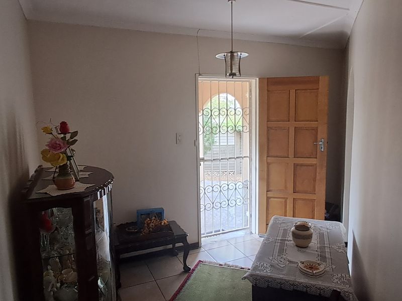 Freehold For Sale In Newcastle - Photo 10