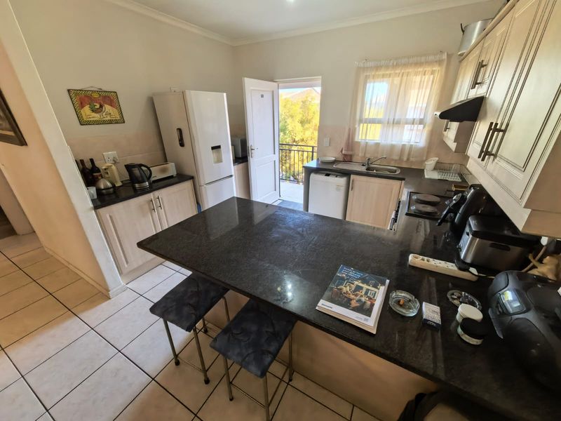 Modern 2 Bed Apartment with Balcony in Somerset Sereno (First Floor) - Photo 5