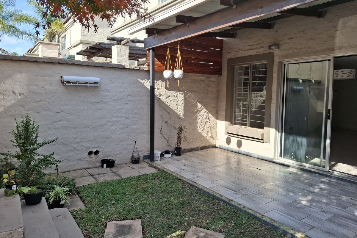Modern Starter Home in Prime Location - Photo 2