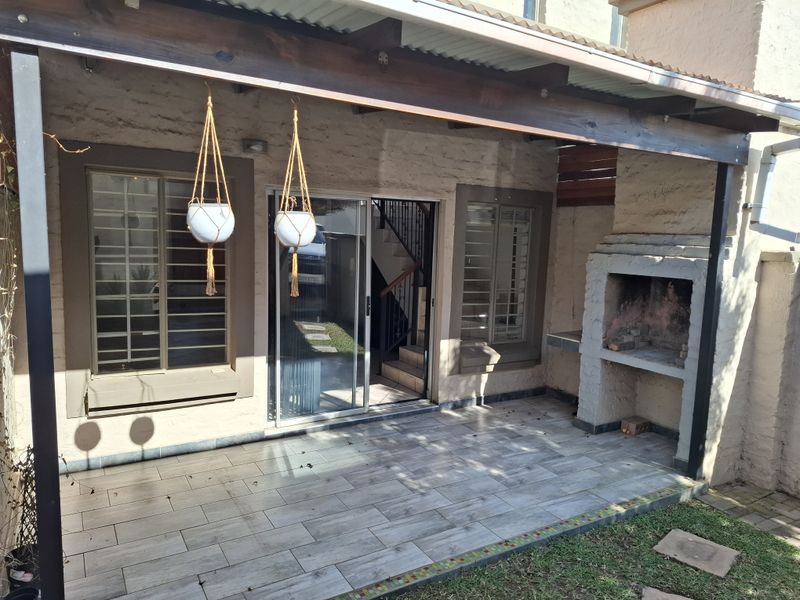 Modern Starter Home in Prime Location - Photo 1