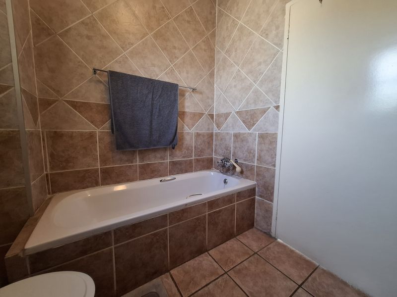 Modern Starter Home in Prime Location - Photo 10
