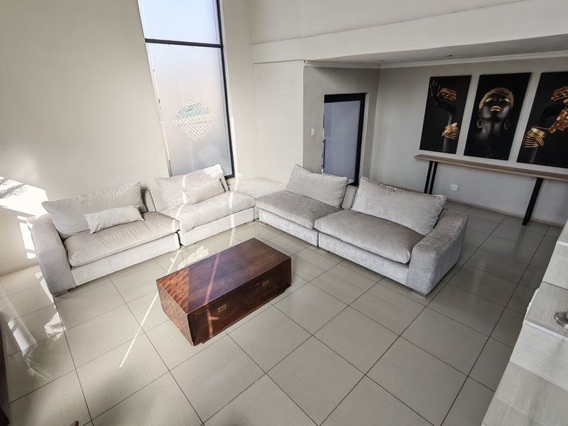 Spacious Family Home in a Popular Estate at the Foot of the Magaliesberg - Photo 2