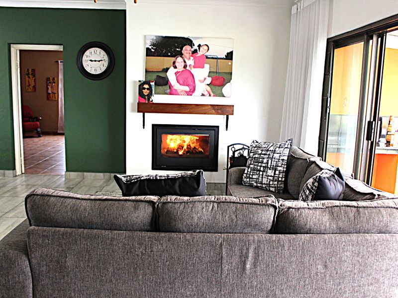 Spacious 3 Bedroomed House With Some Extra Features For Those Needing More. - Photo 6