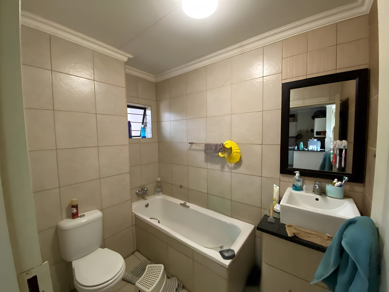 Modern 2-Bedroom Apartment – Walking Distance to NWU - Photo 6