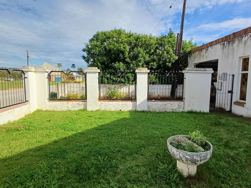 Spacious Family Home for Sale in Retief, Despatch - Photo 5