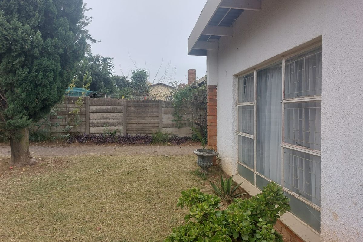 Close to school/ with a granny flat. - Photo 3