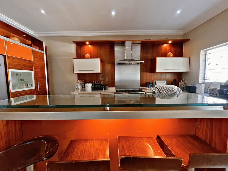 4 Bed House with Cottage & Staff Quarters on Douglas Road, Bedfordview - Photo 10