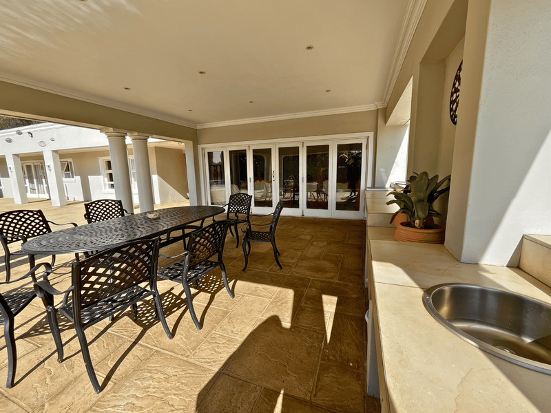 4 Bed House with Cottage & Staff Quarters on Douglas Road, Bedfordview - Photo 7