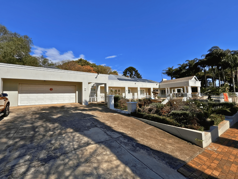 4 Bed House with Cottage & Staff Quarters on Douglas Road, Bedfordview - Photo 3
