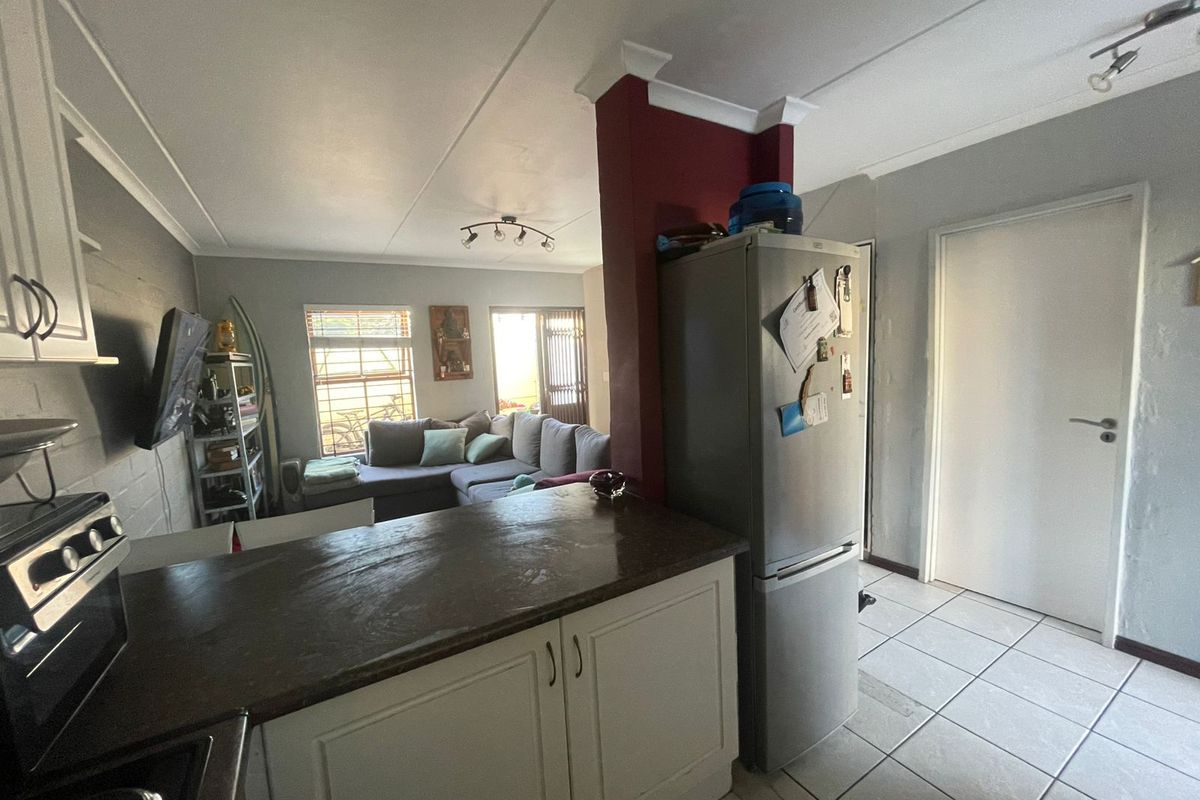 Duplex - Parklands - Photo 4