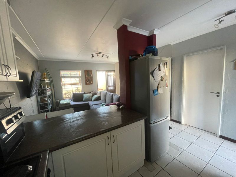 Duplex - Parklands - Photo 4