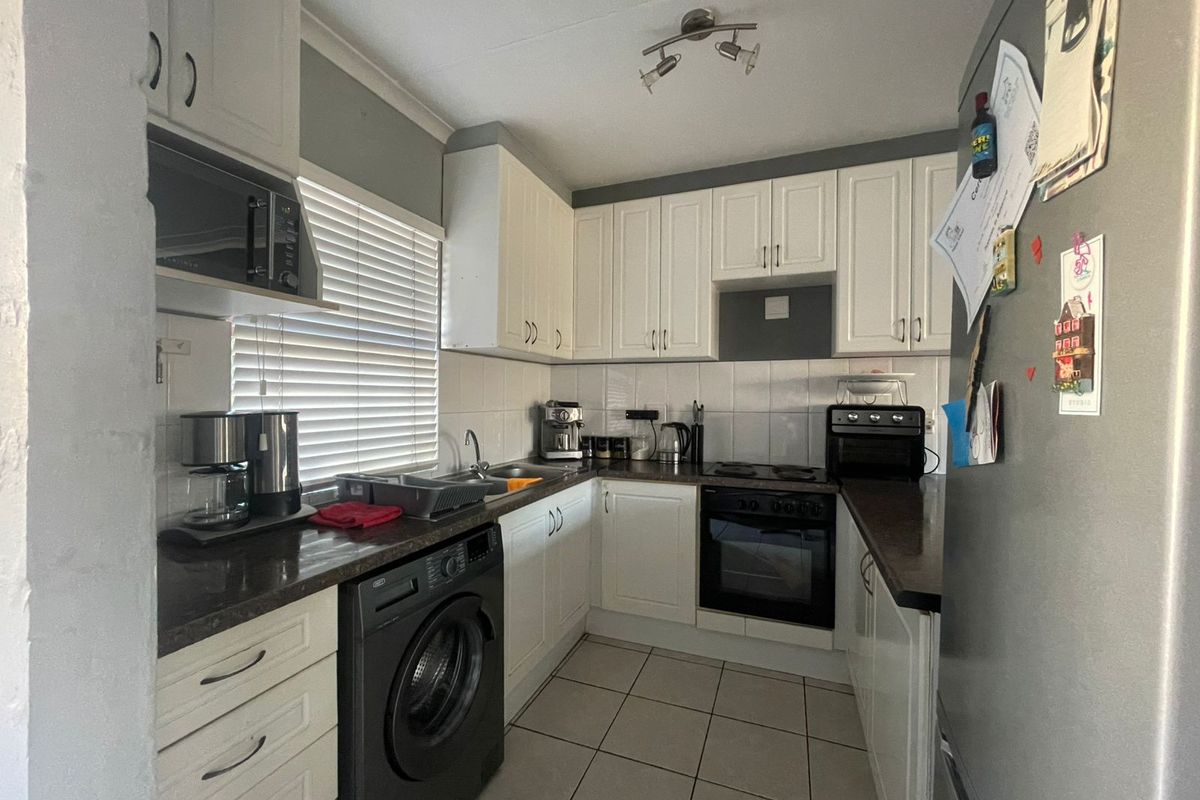 Duplex - Parklands - Photo 3