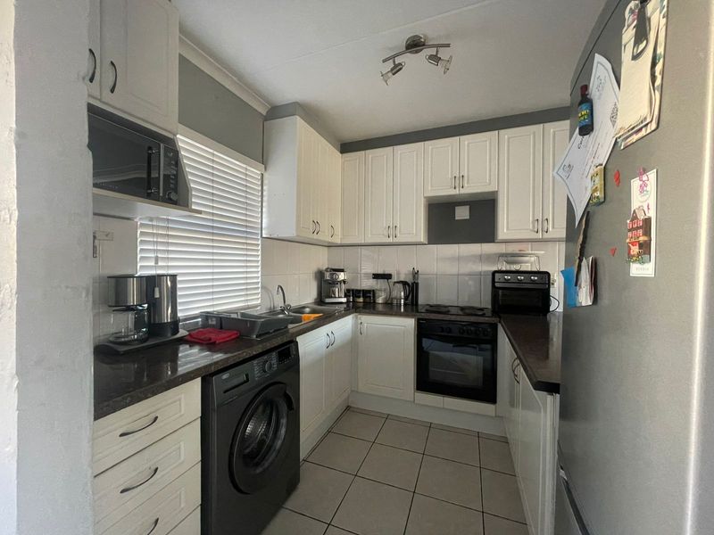 Duplex - Parklands - Photo 3