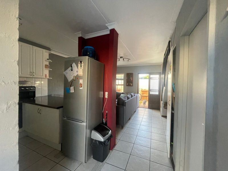Duplex - Parklands - Photo 2