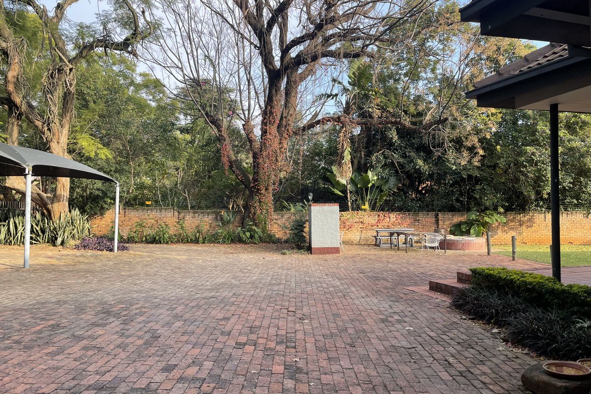 Opportunity Knocks - Walking distance of Pretoria Boys High School - Photo 4