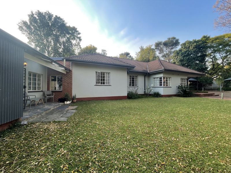 Opportunity Knocks - Walking distance of Pretoria Boys High School - Photo 3