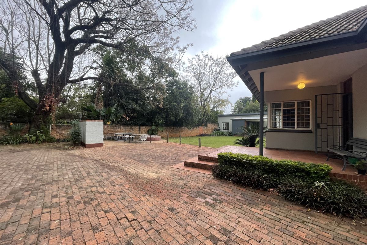 Opportunity Knocks - Walking distance of Pretoria Boys High School - Photo 2