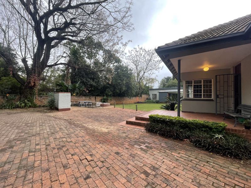 Opportunity Knocks - Walking distance of Pretoria Boys High School - Photo 2