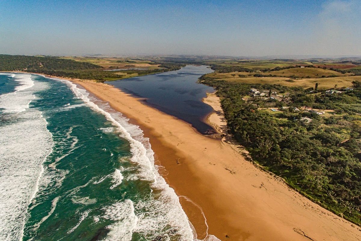 Gorgeous property for sale in Tugela Mouth! - Photo 4