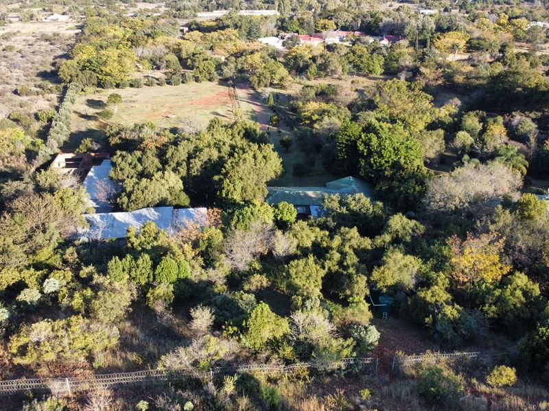 Rare Opportunity: Well-Developed 6.4-Hectare Smallholding with Income-Generating Flat - Photo 4