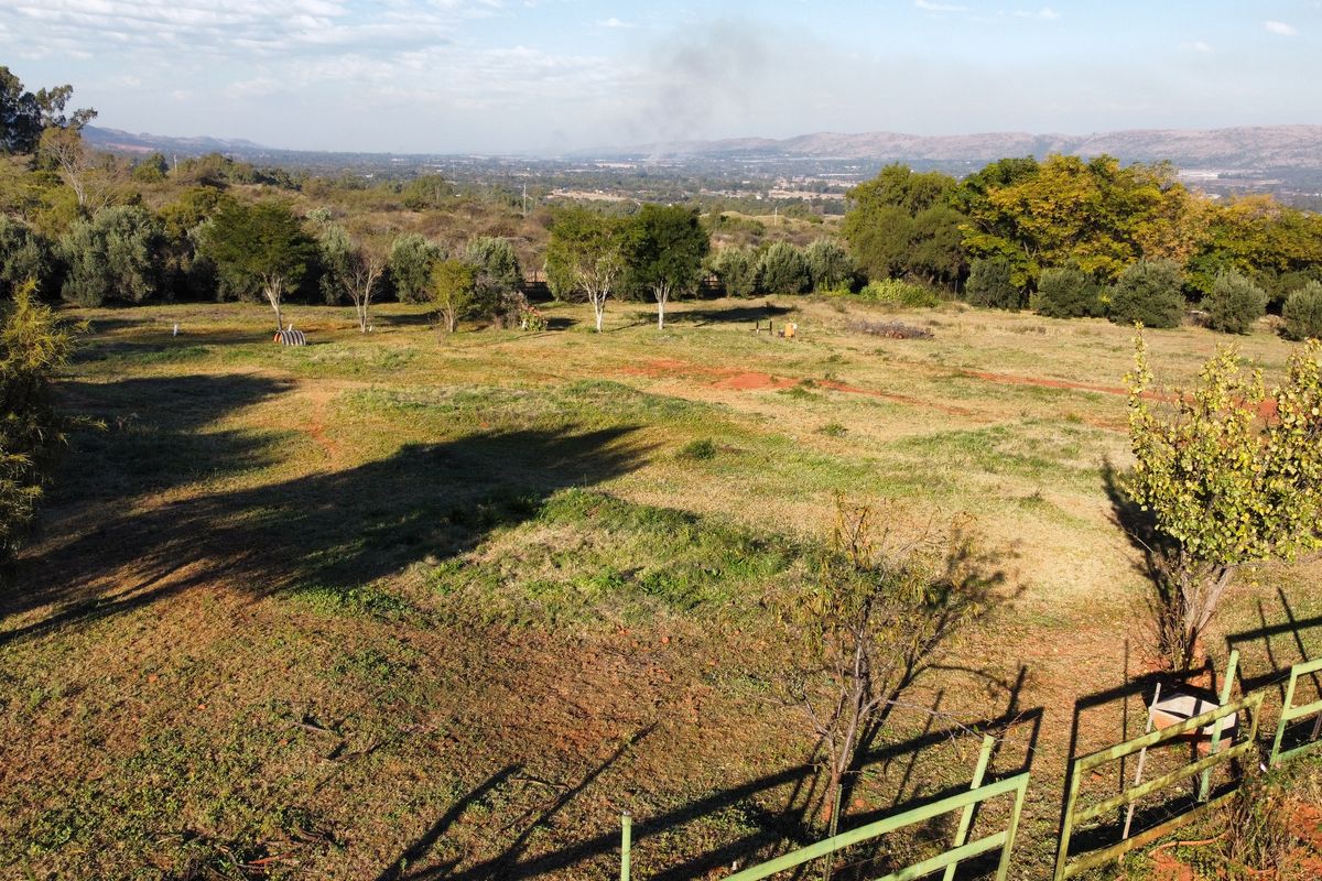 Rare Opportunity: Well-Developed 6.4-Hectare Smallholding with Income-Generating Flat - Photo 5