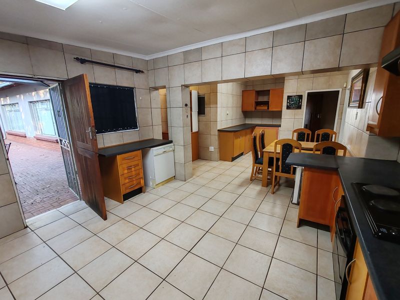 Rare Opportunity: Well-Developed 6.4-Hectare Smallholding with Income-Generating Flat - Photo 7