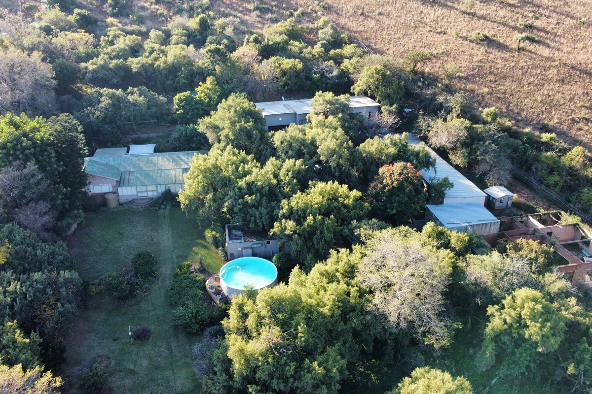 Rare Opportunity: Well-Developed 6.4-Hectare Smallholding with Income-Generating Flat - Photo 3