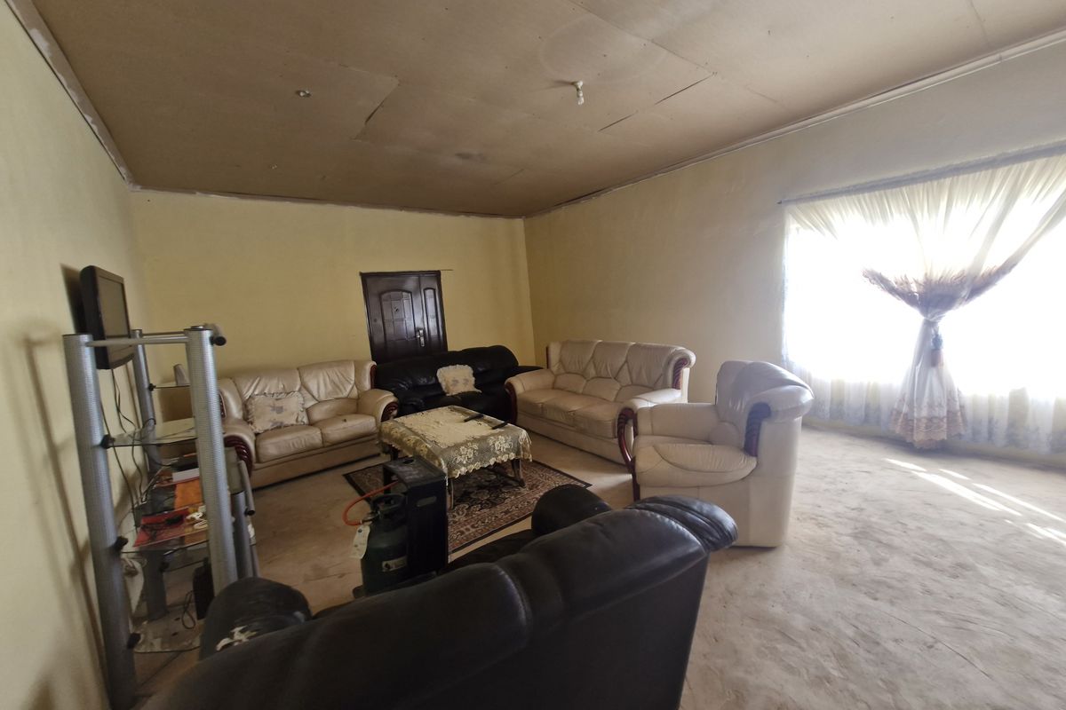 A Diamond in the Rough – Exceptional Potential in Eendracht, Leslie - Photo 2