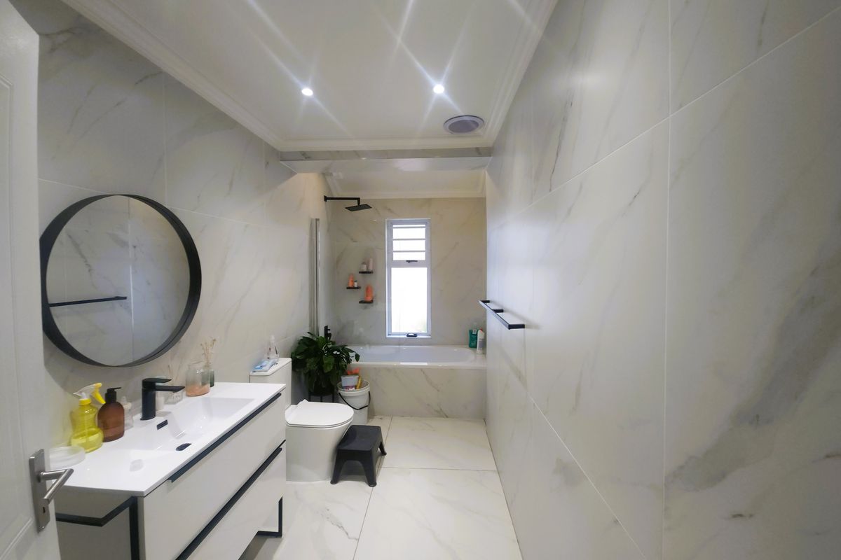 Sustainable Living with Effortless Style - Photo 3