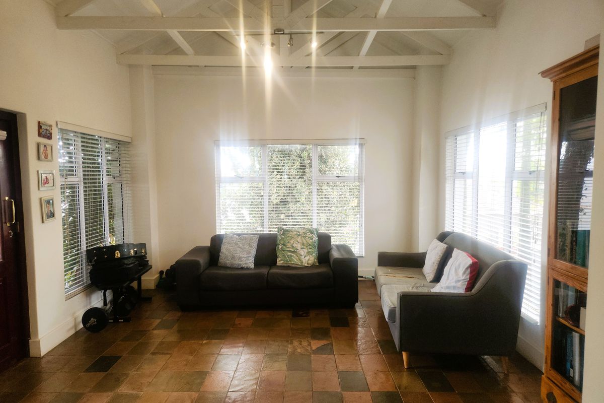 Sustainable Living with Effortless Style - Photo 2