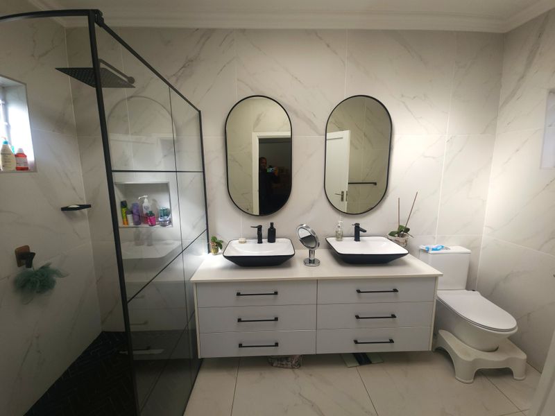 Sustainable Living with Effortless Style - Photo 9