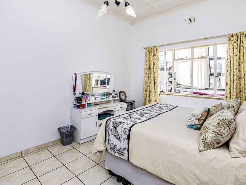 MOVE-IN READY 1-BEDROOM APARTMENT - Photo 9