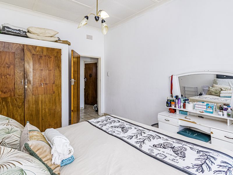 MOVE-IN READY 1-BEDROOM APARTMENT - Photo 8