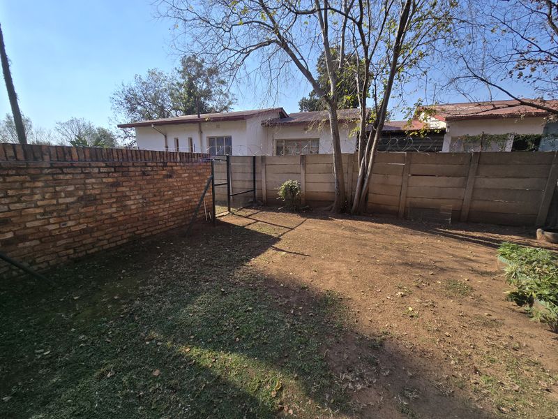 Location & Convenient! - Photo 10