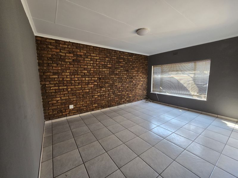 Location & Convenient! - Photo 7