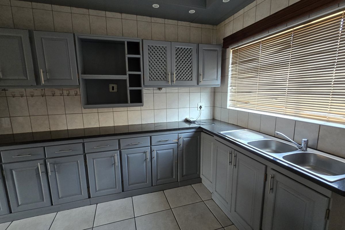 Location & Convenient! - Photo 3