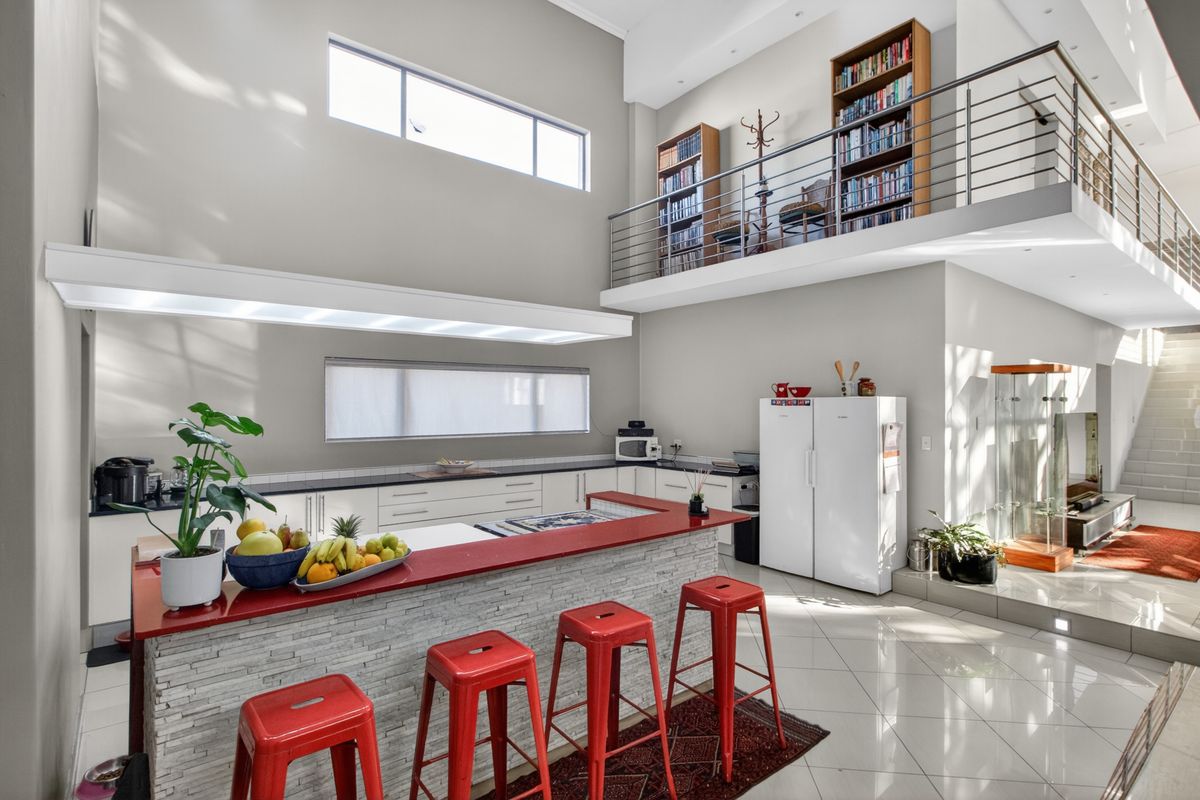 Starting to bid from R4 399 999!!! Non-Distressed Luxury Online Auction! - Photo 5
