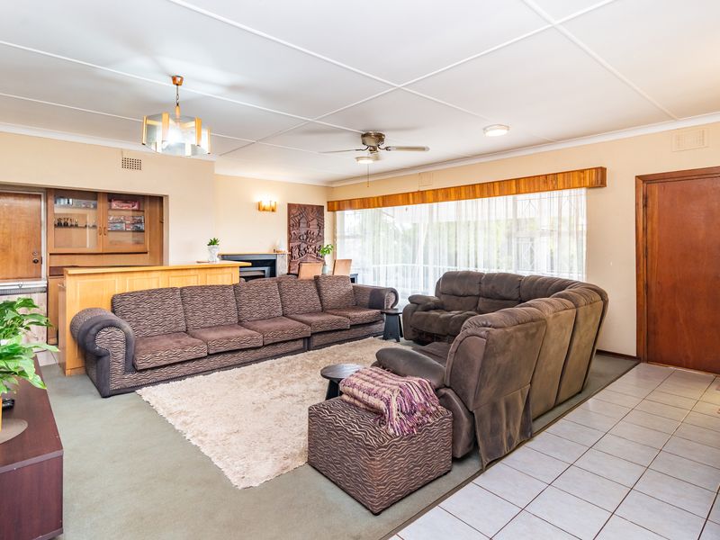 Neat & Spacious Home with Free standing Cottage on Large Stand - Photo 5