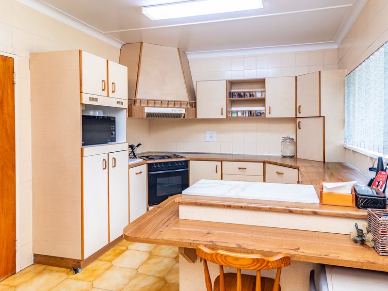 Neat & Spacious Home with Free standing Cottage on Large Stand - Photo 9