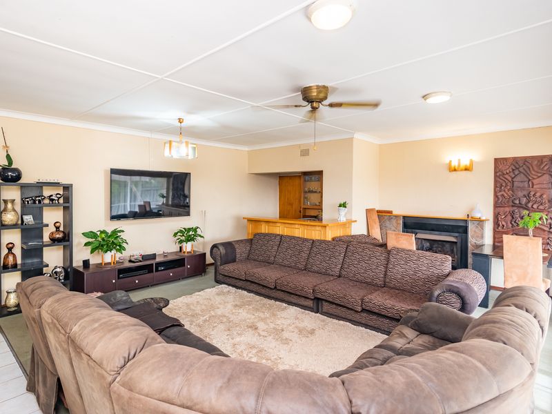 Neat & Spacious Home with Free standing Cottage on Large Stand - Photo 6