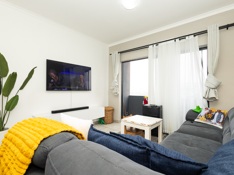 Contemporary Living with Comfort and Convenience - Photo 1