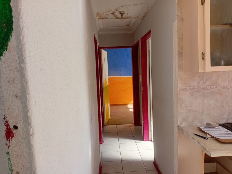 Charming 3-bedroom home for sale in Mmabatho Unit 15, Mafikeng—ideal for families and investors. - Photo 10