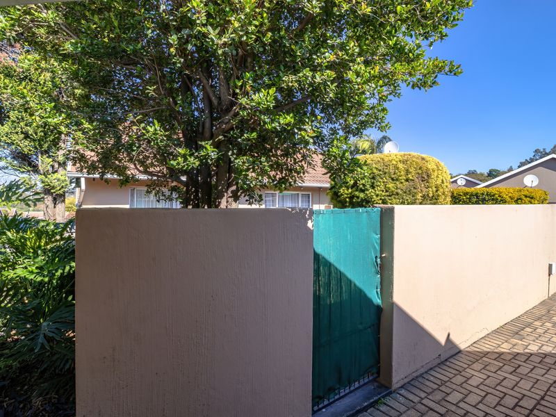 Charming Home with Private Garden! - Photo 9