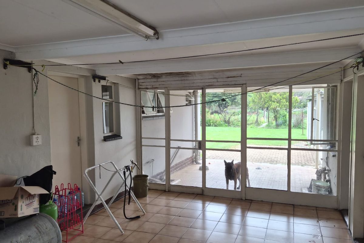 First time buyer OR Investors Opportunity! - Photo 5