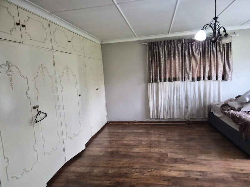 First time buyer OR Investors Opportunity! - Photo 7