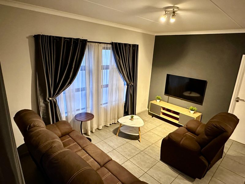 Modern two bedroom - Photo 5
