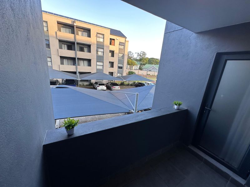 Modern two bedroom - Photo 8
