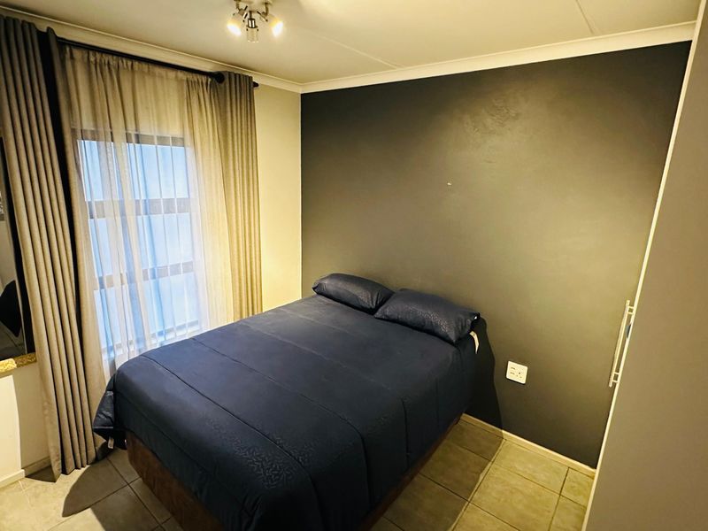 Modern two bedroom - Photo 4