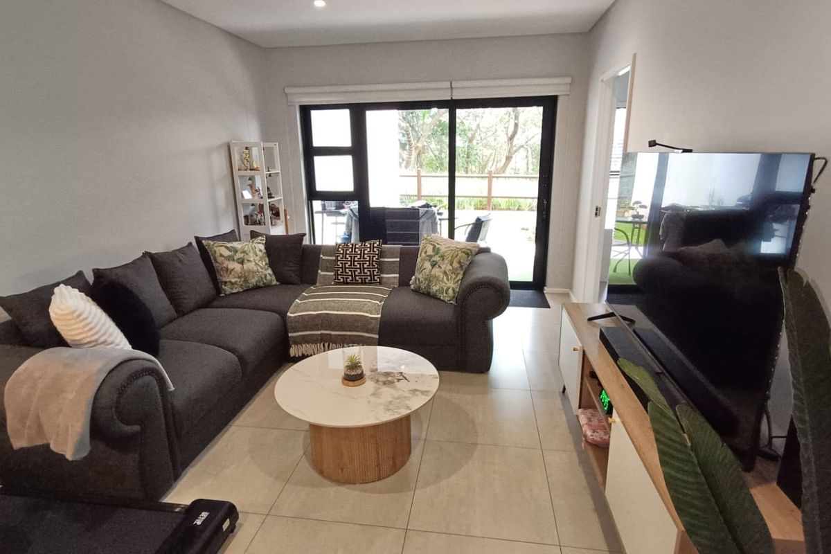 Modern pet friendly apartment in the heart of Ballito - Photo 4
