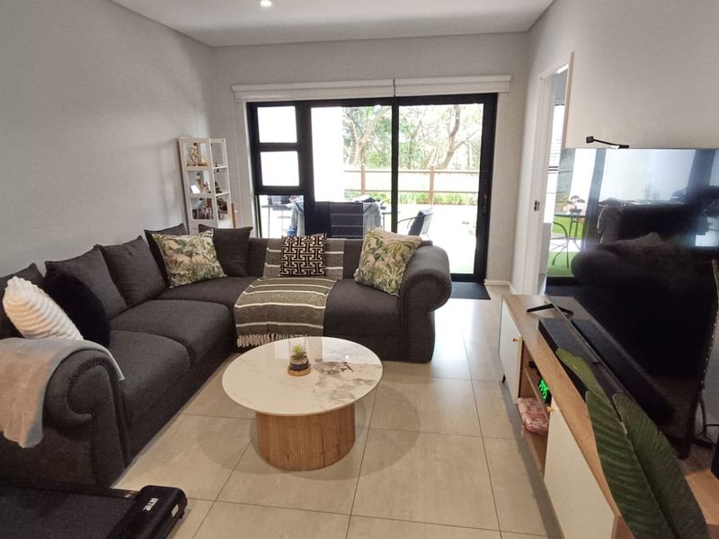 Modern pet friendly apartment in the heart of Ballito - Photo 4